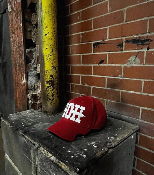 STRUCTURED CUT HAT